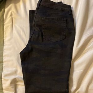 Women's Dark camouflage army skinny fit stretchy jeans 8 NWOT